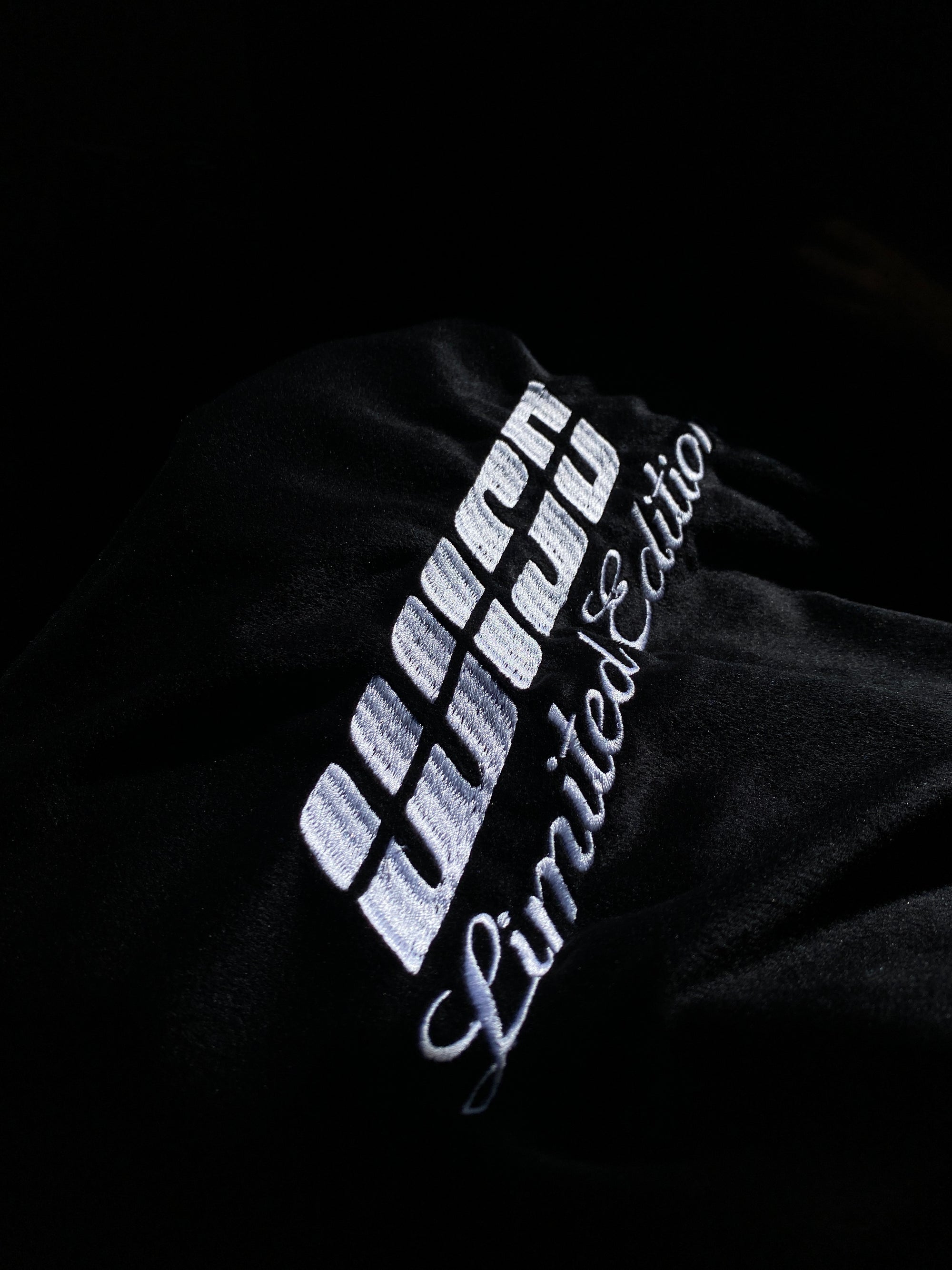 Basics T-Shirt  Gamuza Negra