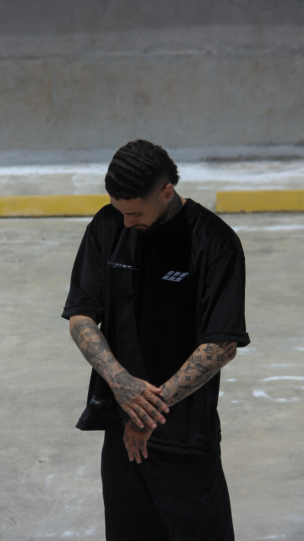 Basics T-Shirt  Gamuza Negra