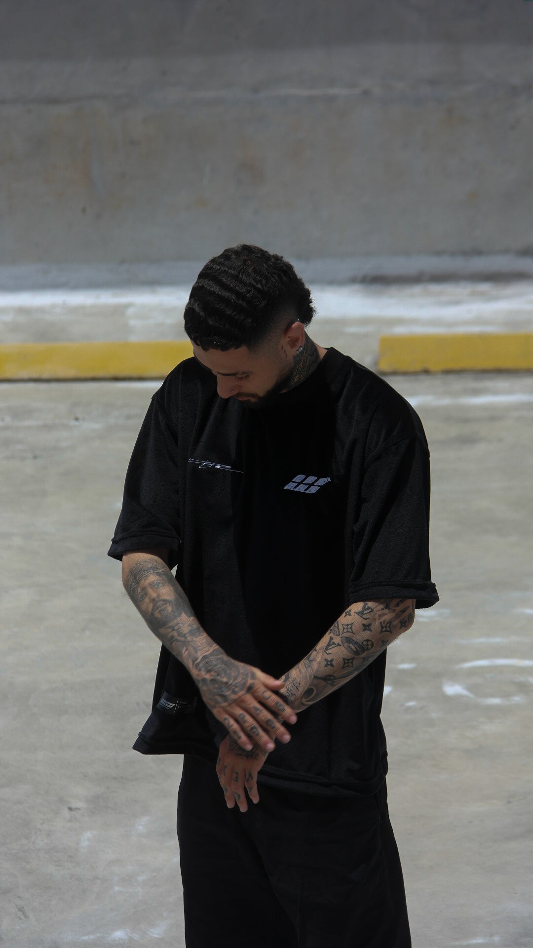 Basics T-Shirt  Gamuza Negra